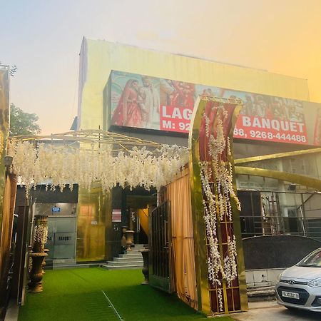 Hotel Lagoona And Banquet Hall New Delhi Exterior photo