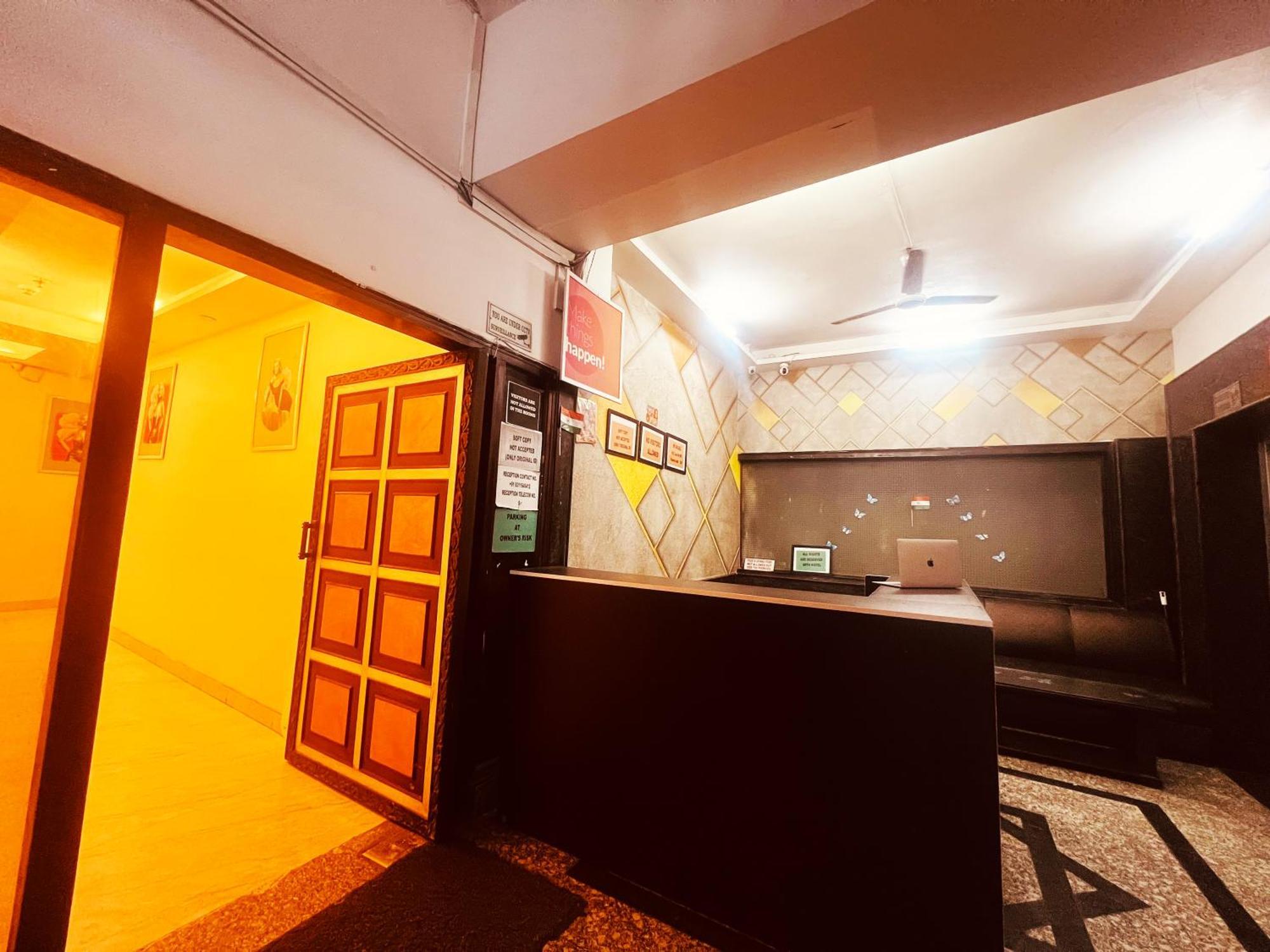 Hotel Lagoona And Banquet Hall New Delhi Exterior photo